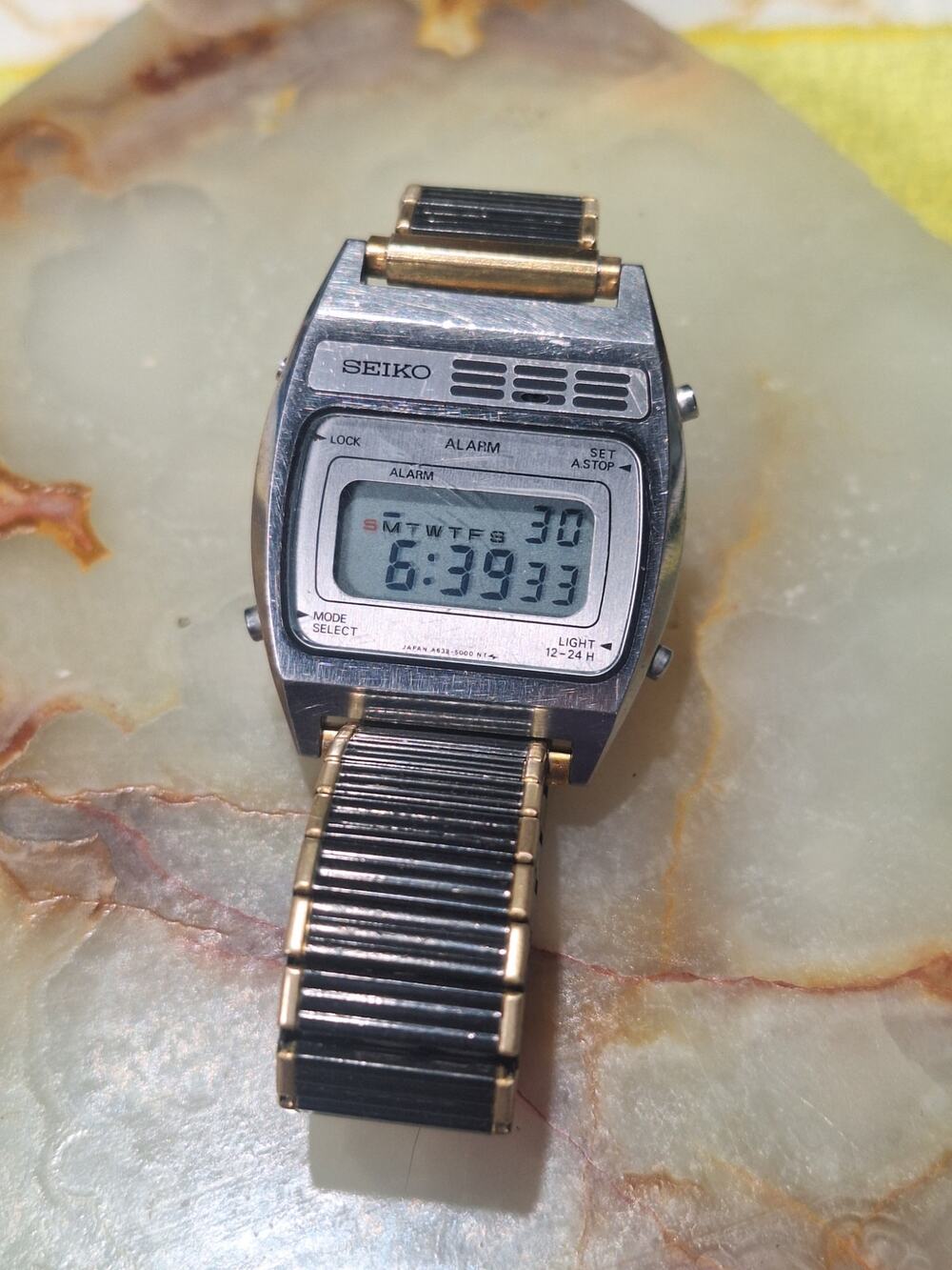 Vintage Seiko A638-5009 LCD Digital Alarm Watch Japan 1980s Quartz 33mm